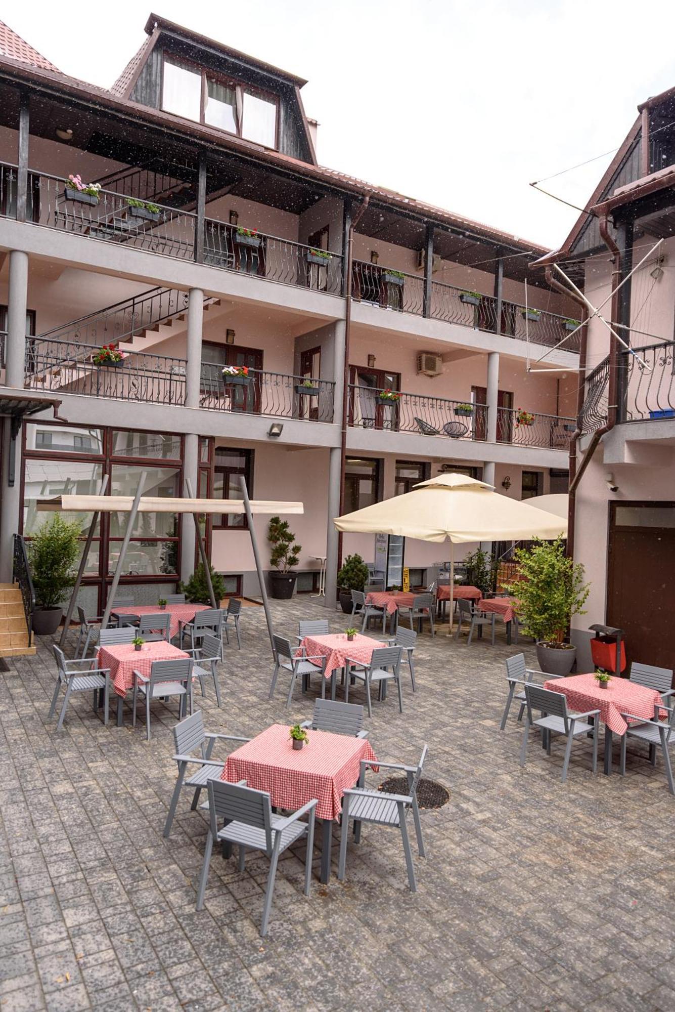 Hotel Stefani Sibiu Exterior foto